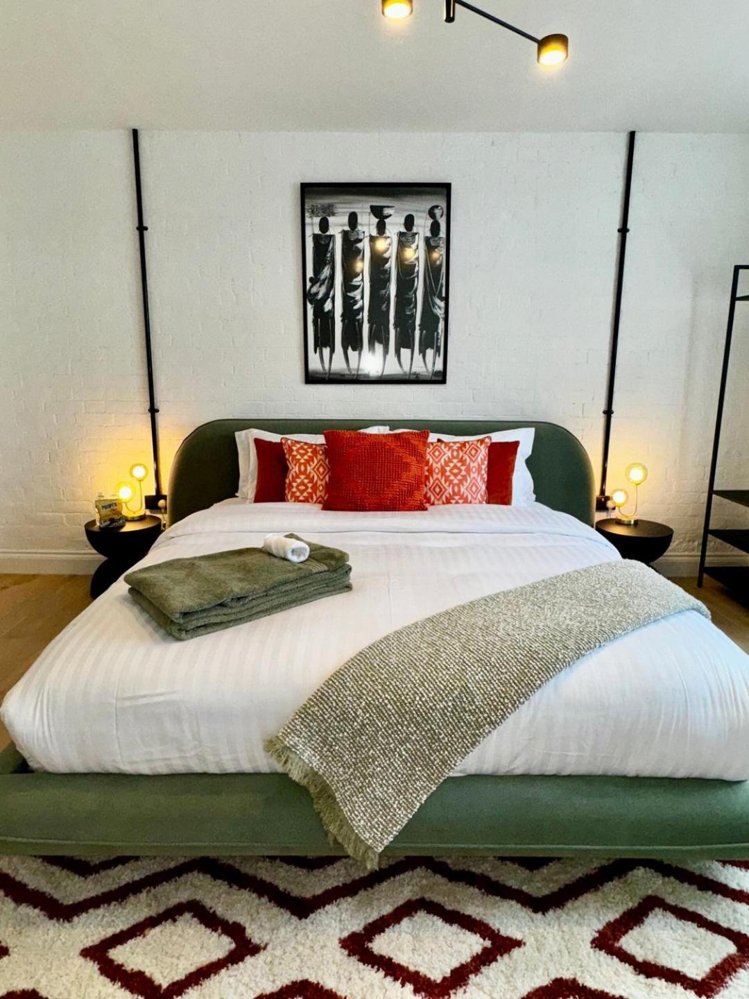 Newly Refurbished W/ River Views London Exterior photo