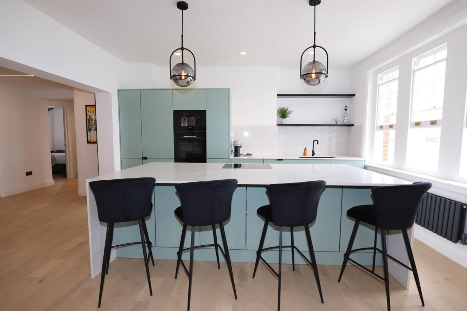 Newly Refurbished W/ River Views London Exterior photo