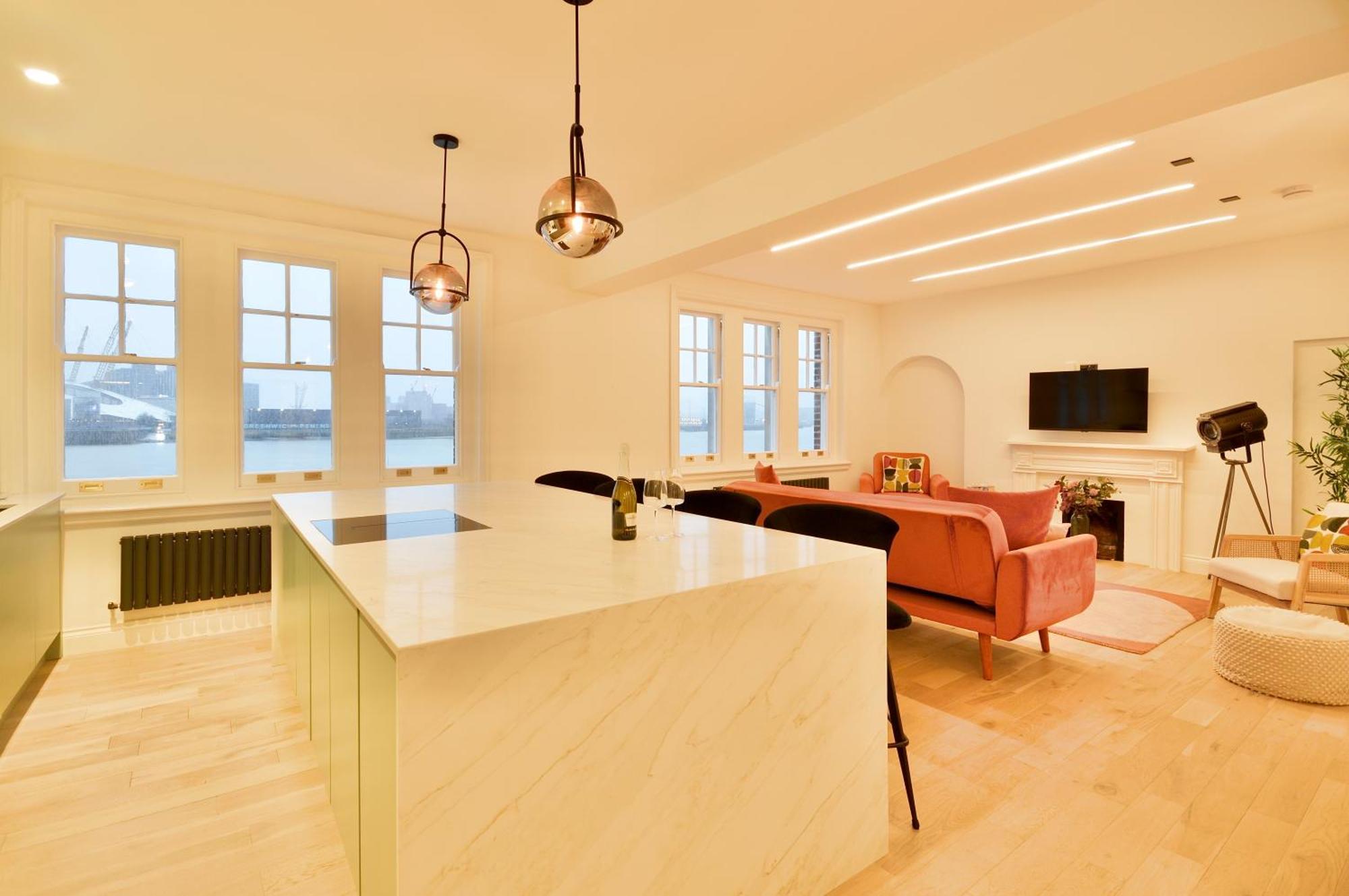Newly Refurbished W/ River Views London Exterior photo